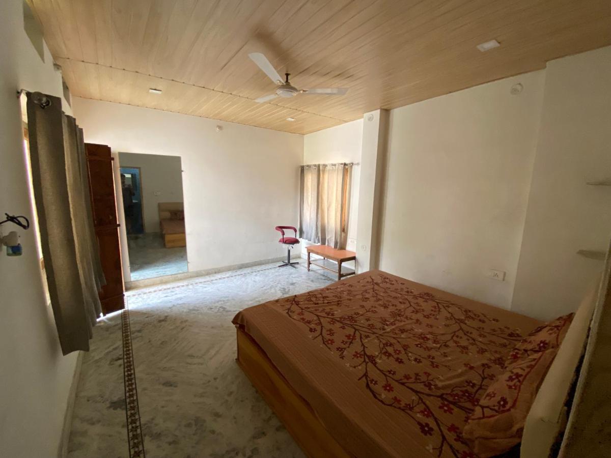 Hotel Buddha Stay พุชการ์ ภายนอก รูปภาพ